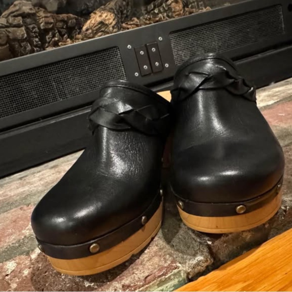 Clark's Artisan black leather mule platform heel Size 6M - Picture 7 of 7